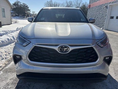 2024 Toyota Highlander LE AWD (SE)