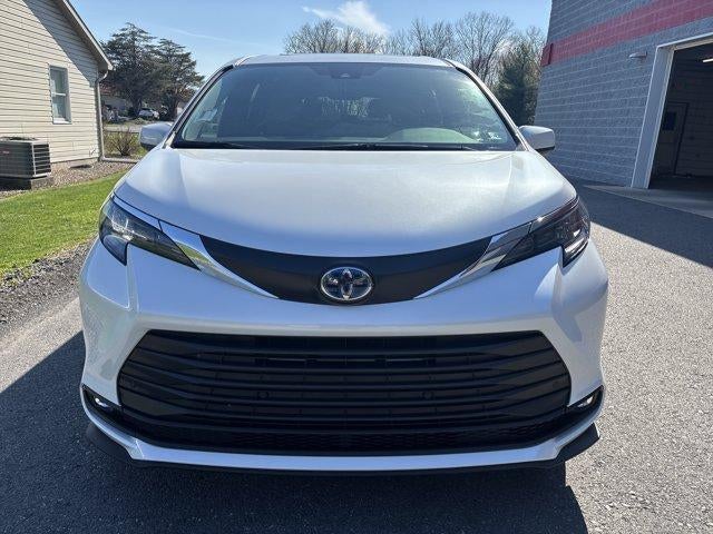 2025 Toyota Sienna XLE AWD 7-Passenger (Natl)