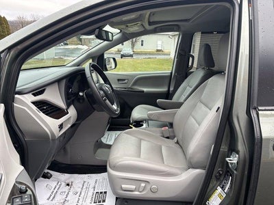 2020 Toyota Sienna XLE FWD 8-Passenger (Natl)