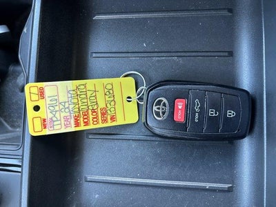 2024 Toyota Tundra 4WD 4WD SR5 CrewMax 5.5' Bed (SE)