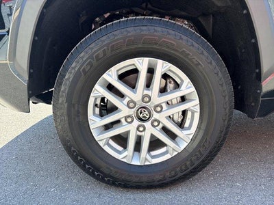 2025 Toyota Tundra 4WD 4WD SR5 CrewMax 5.5' Bed (SE)