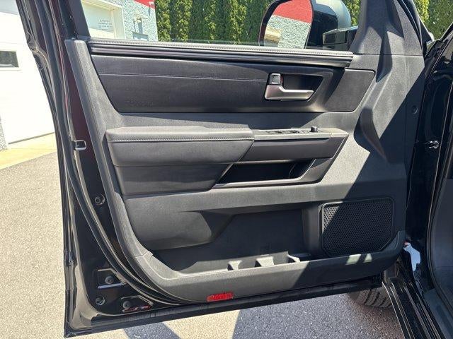 2025 Toyota Tundra 4WD 4WD SR5 CrewMax 5.5' Bed (SE)