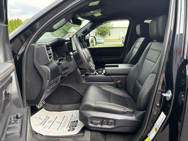 2025 Toyota Tundra 4WD 4WD SR5 CrewMax 5.5' Bed (SE)
