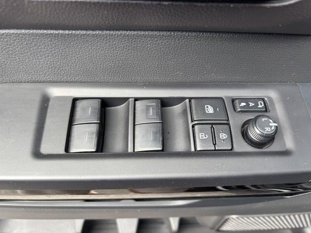 2025 Toyota Tundra 4WD 4WD SR5 CrewMax 5.5' Bed (SE)