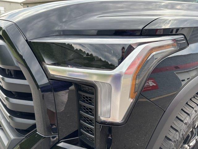 2025 Toyota Tundra 4WD 4WD SR5 CrewMax 5.5' Bed (SE)