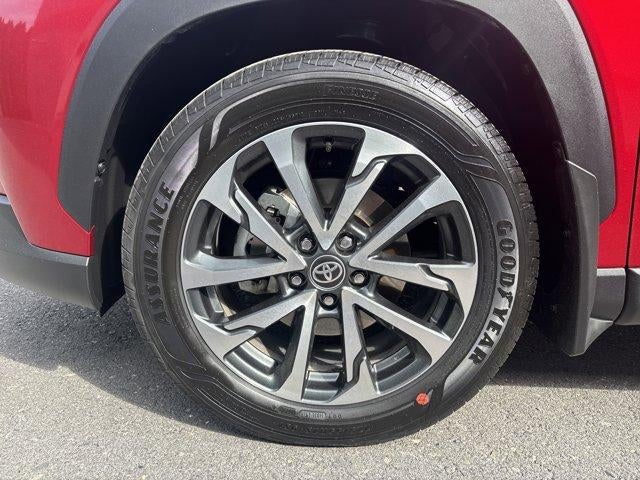2025 Toyota Corolla Cross XLE 4WD (Natl)