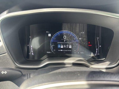 2025 Toyota Corolla Cross XLE 4WD (Natl)