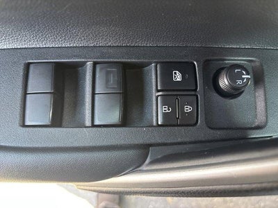2025 Toyota Corolla Cross XLE 4WD (Natl)