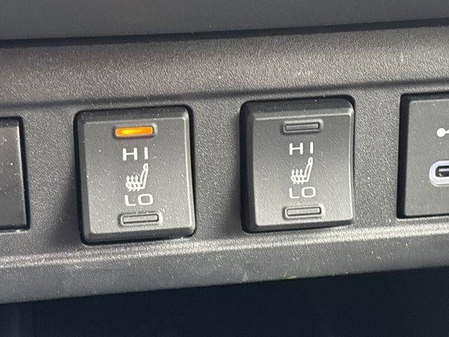 2025 Toyota Corolla Cross Hybrid XSE 4WD (Natl)