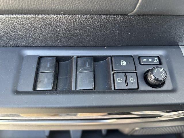 2023 Toyota Sequoia Limited 4WD (SE)