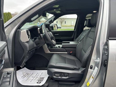 2025 Toyota Sequoia Limited 4WD (SE)