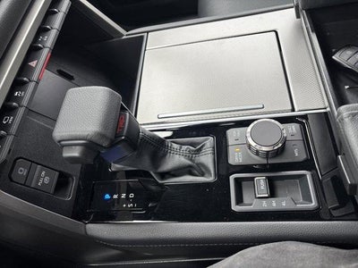 2025 Toyota Sequoia Limited 4WD (SE)