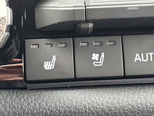 2025 Toyota Sequoia Limited 4WD (SE)