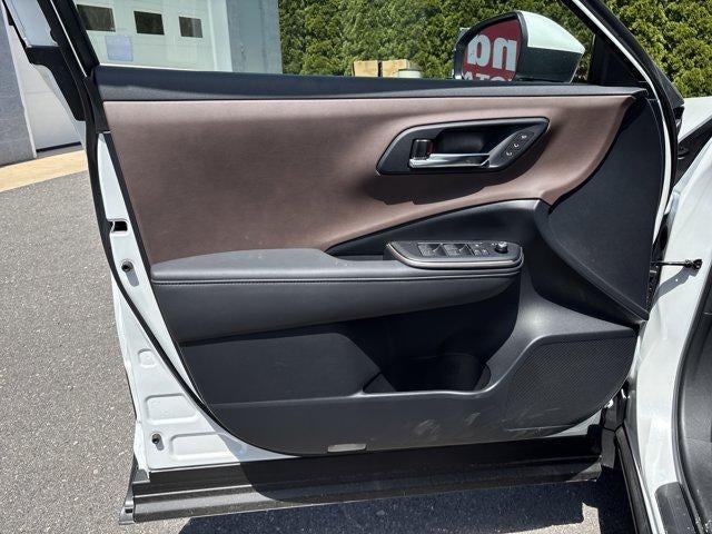 2023 Toyota Crown Limited AWD (Natl)