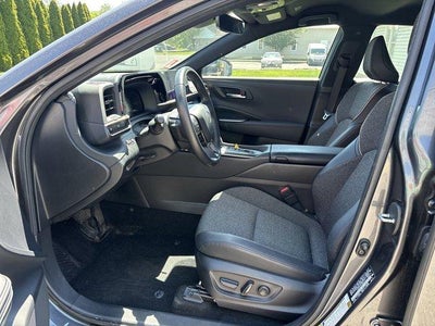 2023 Toyota Crown XLE AWD (Natl)