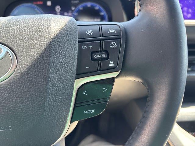 2023 Toyota Crown XLE AWD (Natl)
