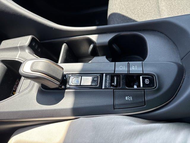 2023 Toyota Crown XLE AWD (Natl)