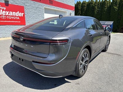 2023 Toyota Crown XLE AWD (Natl)