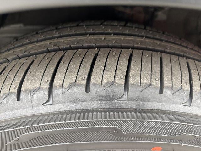 2024 Toyota Prius LE (Natl)