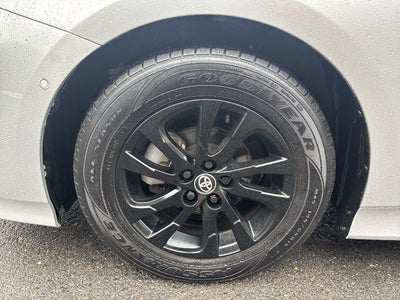 2022 Toyota Prius LE AWD-e (Natl)