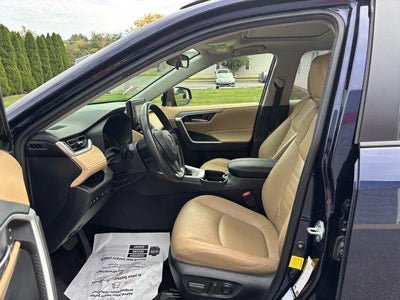 2020 Toyota RAV4 XLE Premium AWD (Natl)