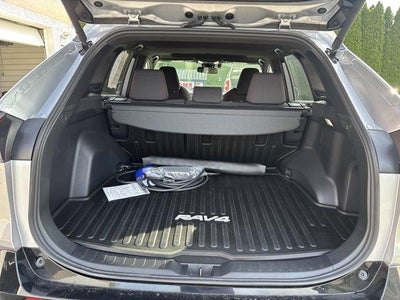 2024 Toyota RAV4 Prime SE (Natl)
