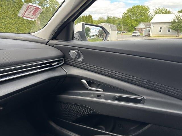 2025 Hyundai ELANTRA SEL Convenience IVT