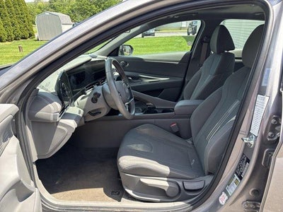 2025 Hyundai ELANTRA SEL Convenience IVT