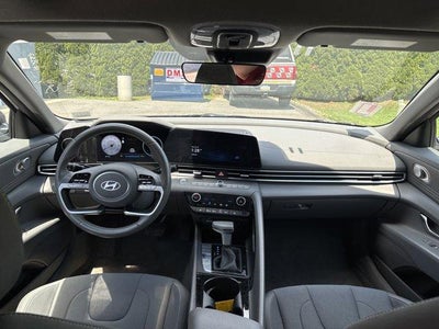2025 Hyundai ELANTRA SEL Convenience IVT