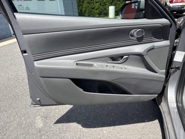 2025 Hyundai ELANTRA SEL Convenience IVT