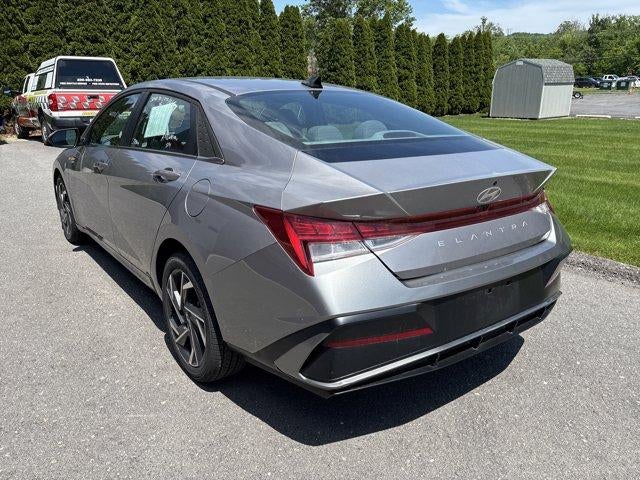 2025 Hyundai ELANTRA SEL Convenience IVT