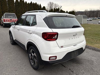 2024 Hyundai VENUE SEL IVT