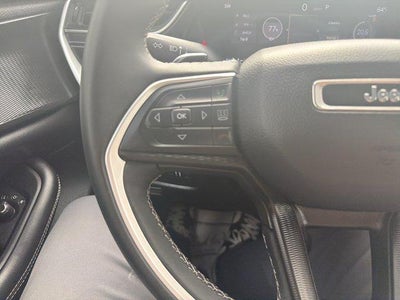 2023 Jeep Grand Cherokee Laredo 4x4