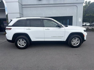 2023 Jeep Grand Cherokee Laredo 4x4