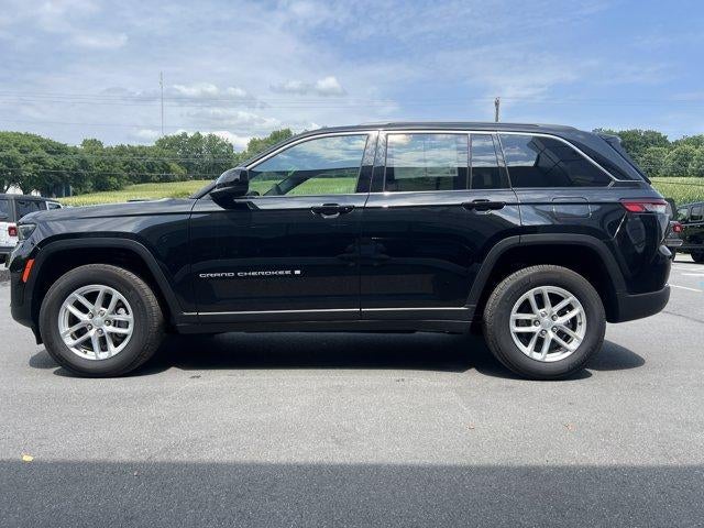 2025 Jeep Grand Cherokee Laredo X 4x4