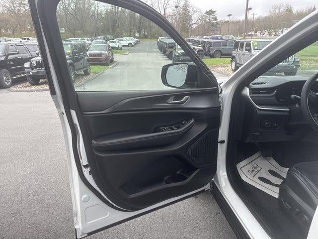 2024 Jeep Grand Cherokee L Altitude 4x4