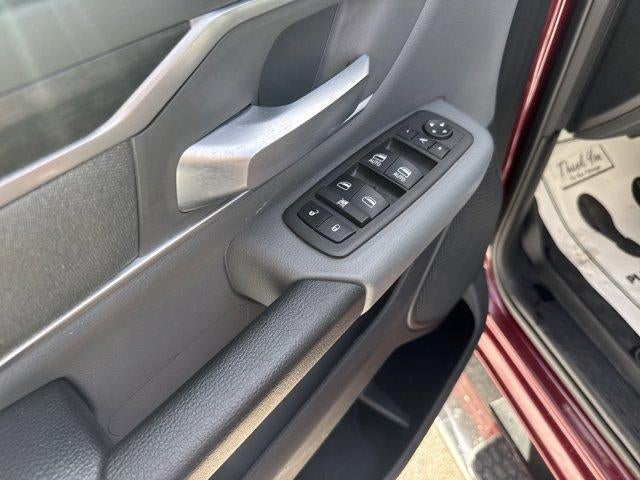 2022 RAM 1500 Big Horn 4x4 Crew Cab 5'7" Box