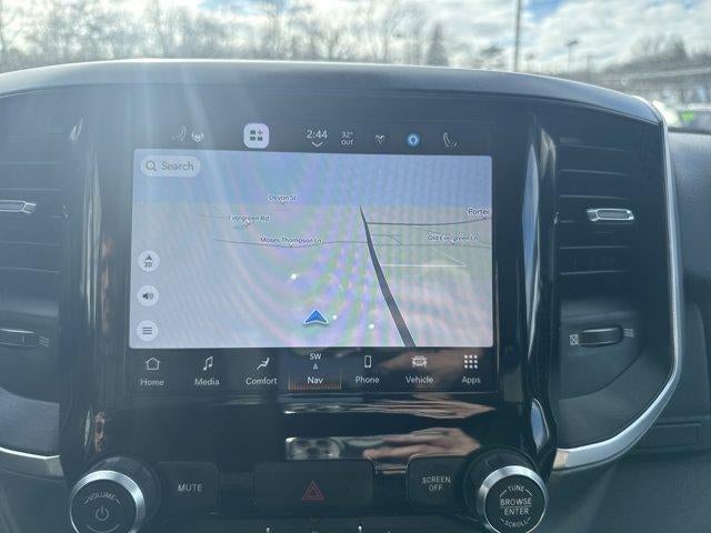 2022 RAM 1500 Big Horn 4x4 Crew Cab 5'7" Box