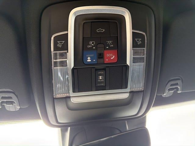 2023 RAM 1500 Laramie 4x4 Crew Cab 5'7" Box