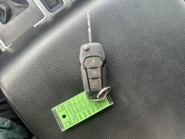 2015 Ford F-150 4WD SuperCrew 5-1/2 Ft Box XLT