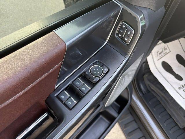 2022 Ford F-150 LARIAT 4WD SuperCrew 5.5' Box