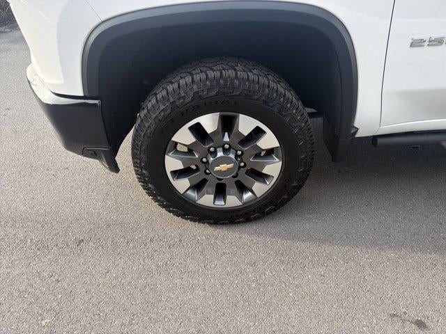 2021 Chevrolet Silverado 2500 HD Crew Cab Standard Box 4-Wheel Drive Custom