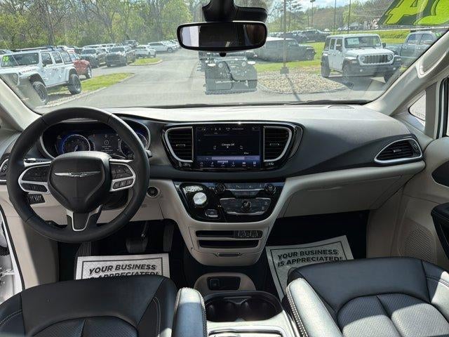 2024 Chrysler Pacifica Touring L FWD