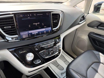 2024 Chrysler Pacifica Touring L FWD