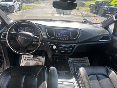 2020 Chrysler Pacifica Hybrid Limited FWD