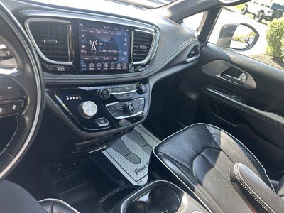 2020 Chrysler Pacifica Hybrid Limited FWD