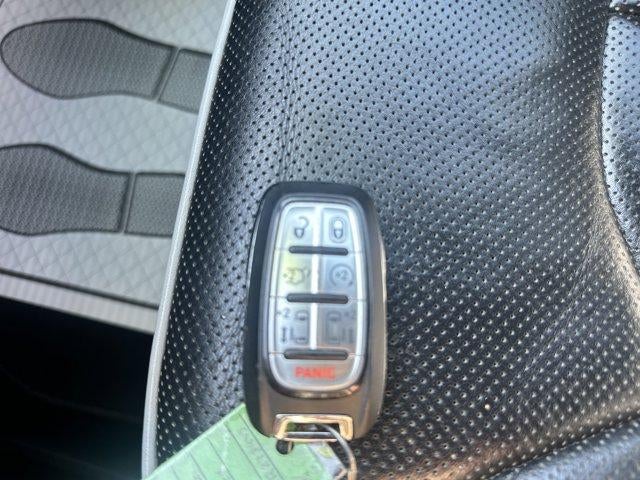 2020 Chrysler Pacifica Hybrid Limited FWD