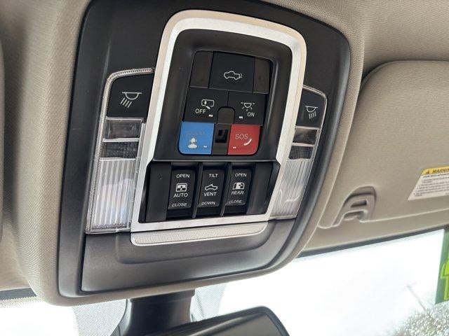 2024 RAM 3500 Longhorn 4x4 Crew Cab 6'4" Box