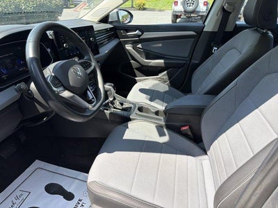 2025 Volkswagen Jetta SE Auto
