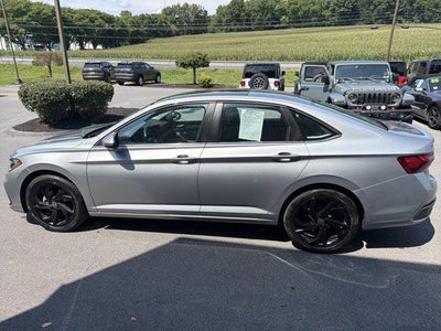 2025 Volkswagen Jetta SE Auto